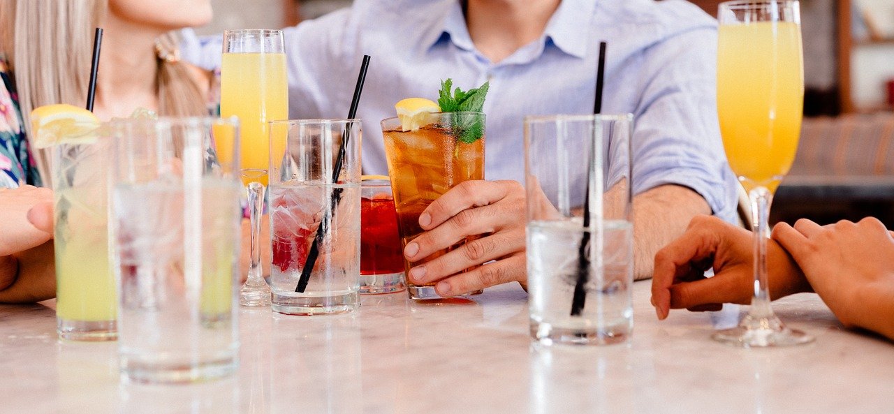 How to cross-promote your restaurant to build brand and boost sales